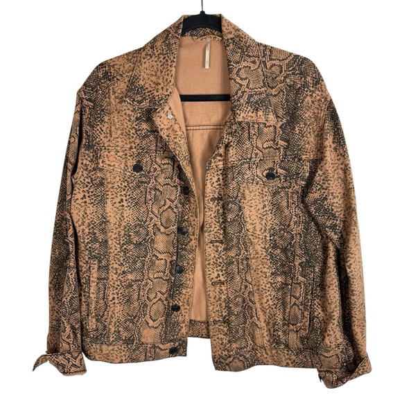 Free People Snakeskin Print Trucker Jacket Sz S Oversized - Picture 2 of 6